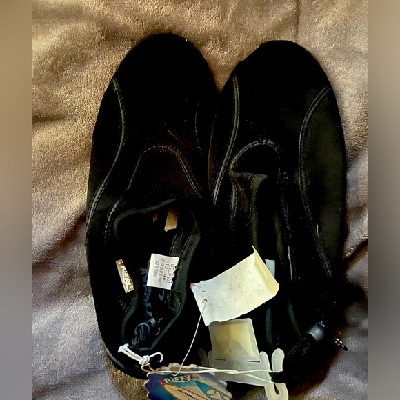 Men’s size 13 slip on  water shoes. - Picture 2 of 7